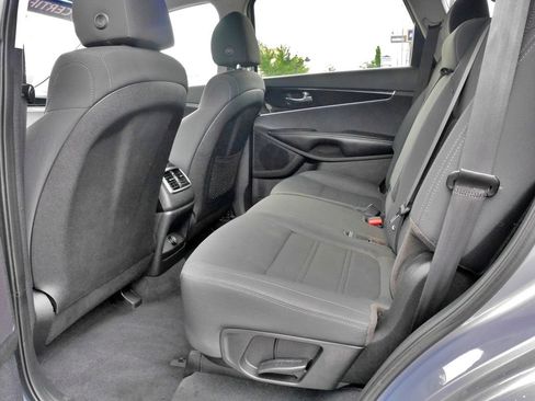 Used 2020 Kia Sorento L FWD image 17