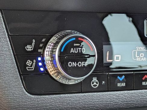 New 2026 Mitsubishi Outlander SEL FWD image 24