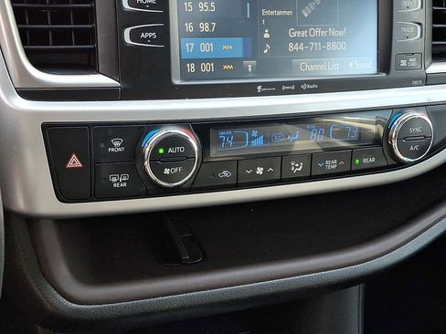 Used 2018 Toyota Highlander XLE w/ Protection Package #3 AWD/4WD image 18