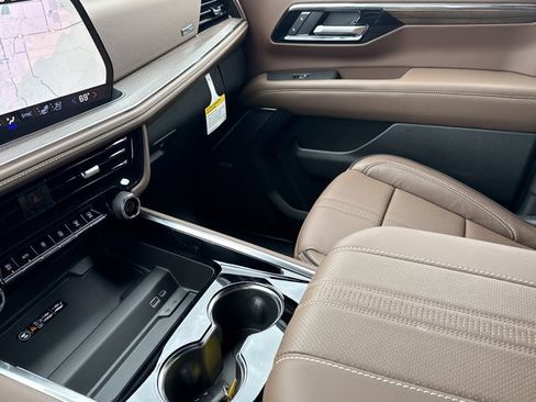 New 2026 Chevrolet Tahoe High Country AWD/4WD image 25