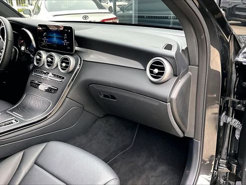 Used 2022 Mercedes-Benz GLC 300 image 18