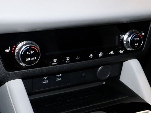 New 2025 Mitsubishi Outlander SE image 25