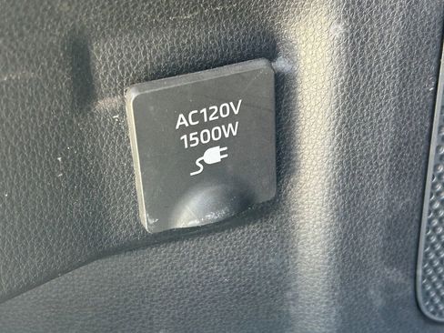 Used 2021 Toyota Highlander Limited FWD image 17