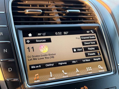 Used 2018 Lincoln MKX Reserve w/ Driver Assistance Package AWD/4WD image 18