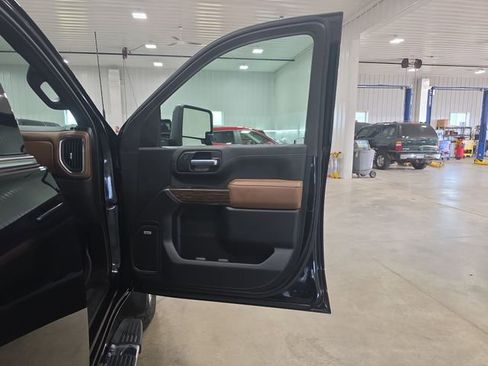 Used 2023 Chevrolet Silverado 3500 High Country w/ Z71 Off-Road Package AWD/4WD image 30