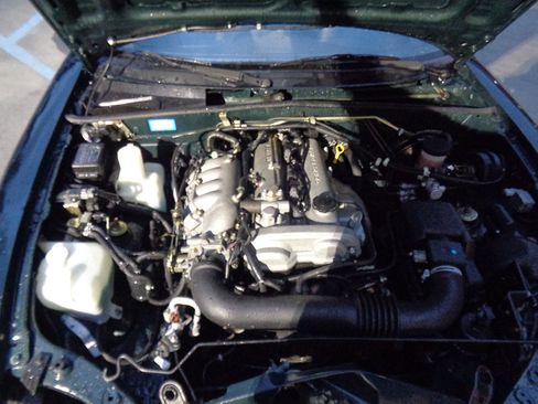 Used 2002 MAZDA MX-5 Miata RWD image 8