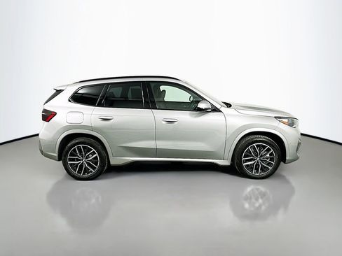 Used 2025 BMW X1 xDrive28i w/ Premium Package image 4