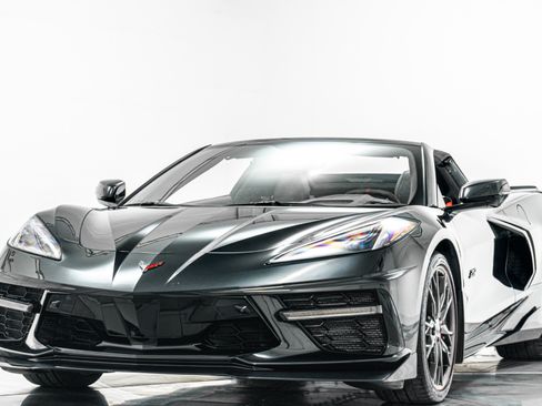 Used 2023 Chevrolet Corvette Stingray Premium Conv w/ Z51 Performance Package RWD image 5