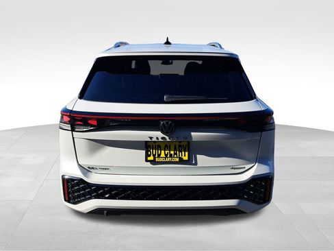 New 2026 Volkswagen Tiguan SEL R-Line AWD/4WD image 4