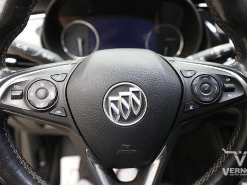 Used 2018 Buick Envision Premium AWD/4WD image 24
