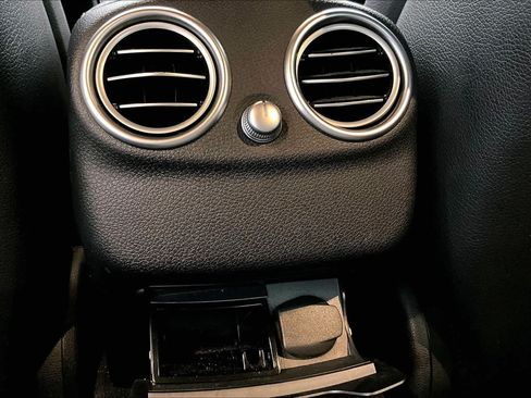 Used 2019 Mercedes-Benz C 300 Sedan image 35