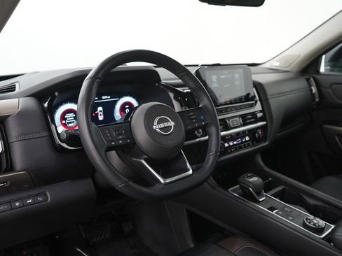 Used 2024 Nissan Pathfinder Platinum AWD/4WD image 29