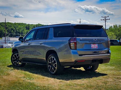 Used 2022 Chevrolet Suburban RST w/ Luxury Package AWD/4WD image 5