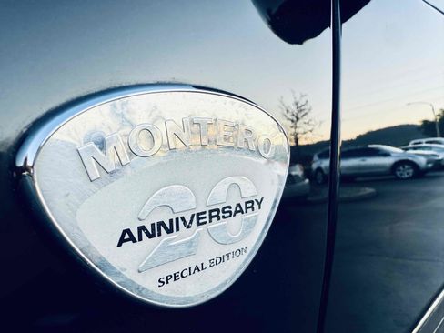 Used 2003 Mitsubishi Montero 20th Anniversary image 14