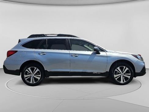 Used 2019 Subaru Outback 2.5i Limited AWD/4WD image 10