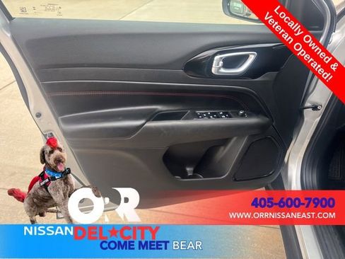 Used 2025 Jeep Compass Trailhawk AWD/4WD image 15