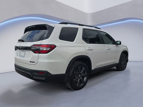 New 2026 Honda Pilot Sport image 6