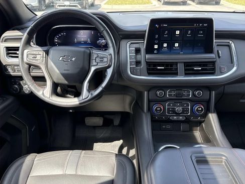 Used 2022 Chevrolet Suburban RST AWD/4WD image 8