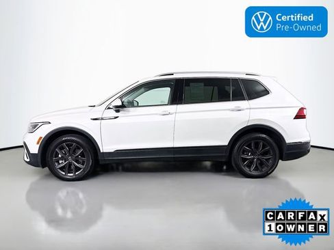 Used 2023 Volkswagen Tiguan SE w/ Panoramic Sunroof Package image 4