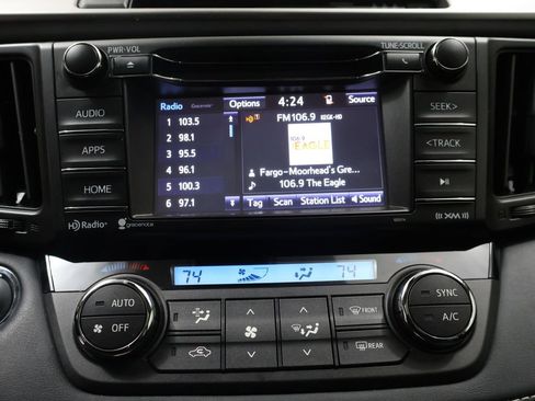 Used 2018 Toyota RAV4 XLE image 29