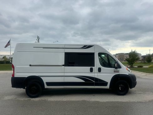 Used 2015 RAM ProMaster 2500 w/ Interior Convenience Group image 4