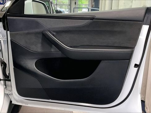 Used 2026 Tesla Model Y AWD image 12