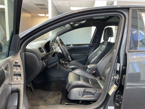 Used 2014 Volkswagen GTI Driver's Edition image 16