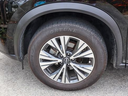 Used 2023 Nissan Rogue SV FWD image 7