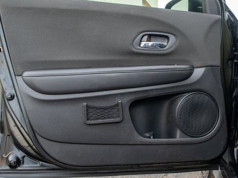 Used 2019 Honda HR-V LX image 25