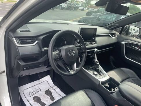 Used 2019 Toyota RAV4 XSE w/ Carpet Mat Package AWD/4WD image 18