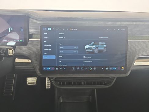 Used 2023 Rivian R1S Adventure AWD/4WD image 29