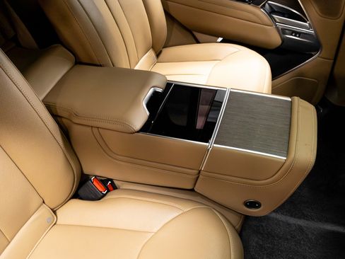 Used 2023 Land Rover Range Rover Autobiography image 24