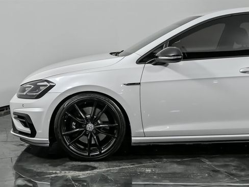 Used 2019 Volkswagen Golf 4-Door image 6