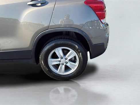 Used 2022 Chevrolet Trax LT w/ Driver Confidence Package image 14