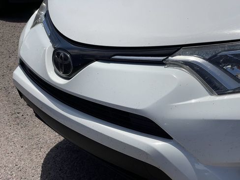 Used 2018 Toyota RAV4 LE w/ Carpet Mat Package FWD image 10