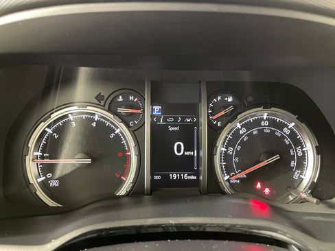 Certified 2023 Toyota 4Runner TRD Off-Road AWD/4WD image 18