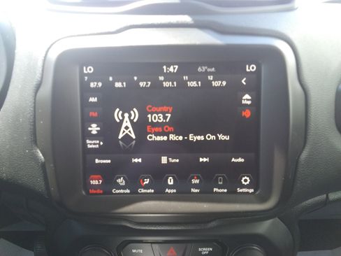 Used 2022 Jeep Renegade Latitude w/ Convenience Group AWD/4WD image 19