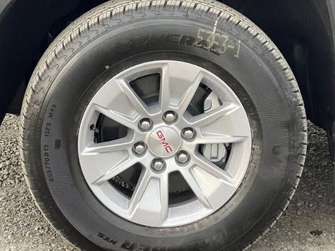 New 2026 GMC Sierra 1500 SLE w/ Preferred Package image 30