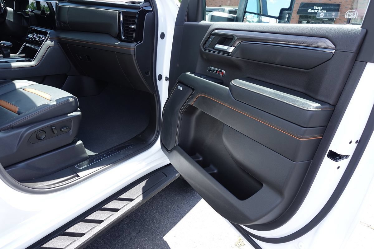Used 2024 GMC Sierra 1500 AT4 w/ Technology Package AWD/4WD image 39