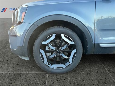 Used 2023 Kia Telluride EX image 14