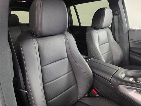 Certified 2024 Mercedes-Benz GLS 450 4MATIC image 33