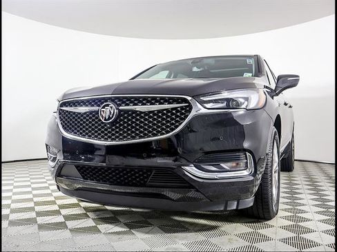 Used 2020 Buick Enclave Avenir w/ Avenir Technology Package FWD image 2
