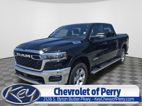 Used 2025 RAM 1500 Big Horn AWD/4WD image 1