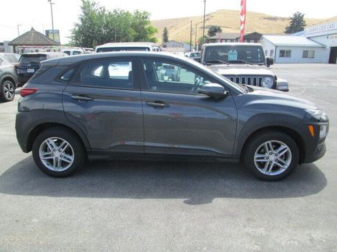 Used 2020 Hyundai Kona SE FWD image 2