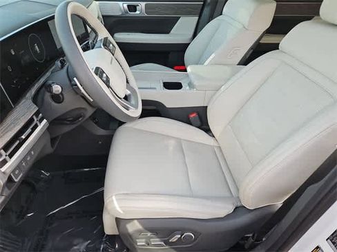 Certified 2025 Hyundai Santa Fe Calligraphy image 16