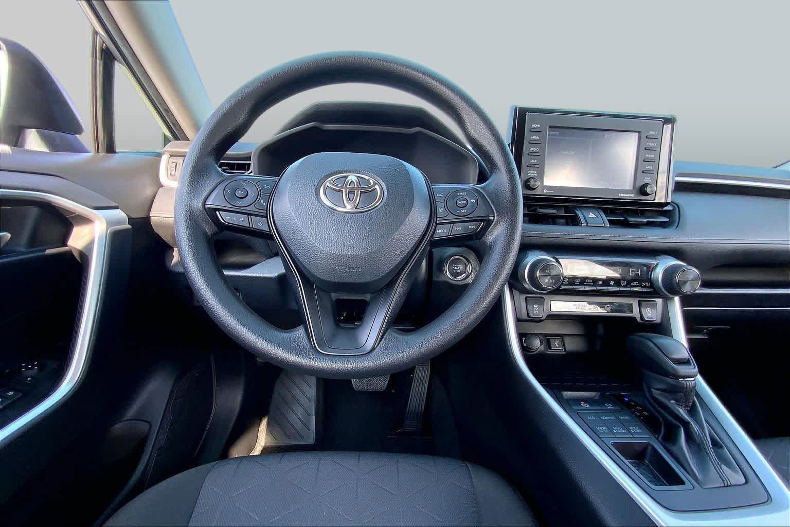 Used 2022 Toyota RAV4 XLE AWD/4WD image 6
