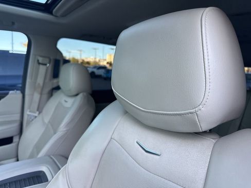 Used 2019 Cadillac Escalade Luxury image 6