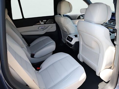 New 2026 Mercedes-Benz GLS 450 4MATIC image 16
