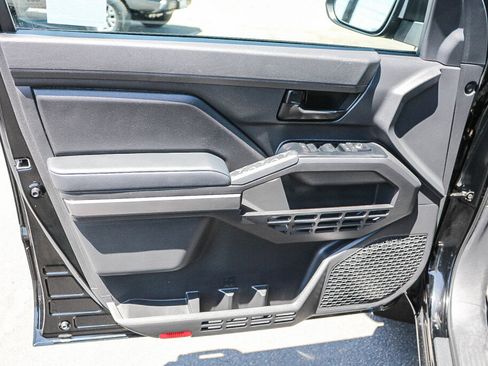 Used 2025 Toyota Tacoma SR5 AWD/4WD image 11