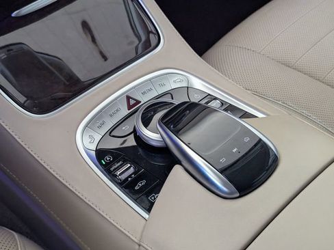 Used 2019 Mercedes-Benz S 560 Sedan image 30